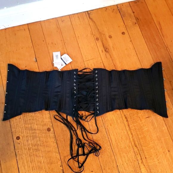 True Corset - Picture 3 of 5